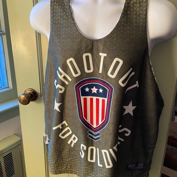 Pro reversible tank for any fan of militarism or proud Americans. Pristine shirt - Picture 1 of 9